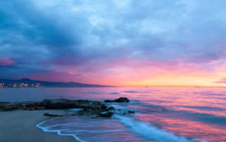 Sunset on a beach for creative visualisation Photo by Quino Al on Unsplash